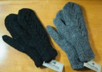 Windhorse - Solid Cable Mittens (2 Colors)